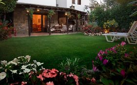 Villa Begonia By The Sea